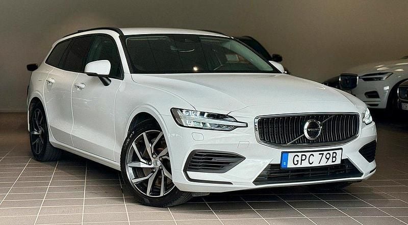 Vit Begagnad 2020 Volvo V60 Momentum Kombi | 284 900 kr (Bra pris) - Bild 1/4