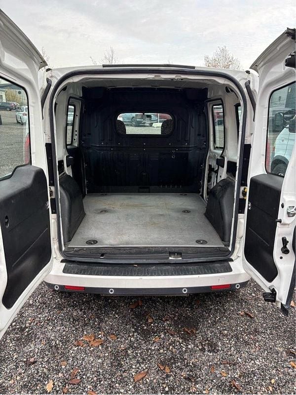 Begagnad Fiat Doblò 120 HK (88 kW) 2016 Vit Minibuss