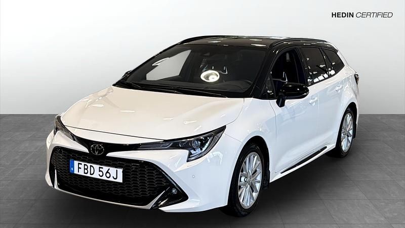 Vit Begagnad 2022 Toyota Corolla Kombi | 279 900 kr (Marknadspris) - Bild 1/4