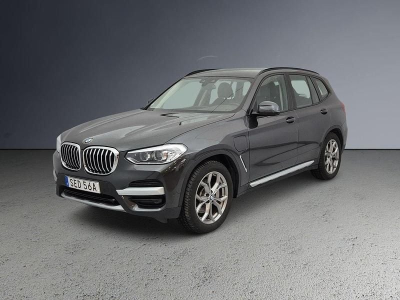 Grå (sophistogrå metallic) Begagnad 2021 BMW X3 xLine SUV | 379 900 kr (Superpris) - Bild 1/4