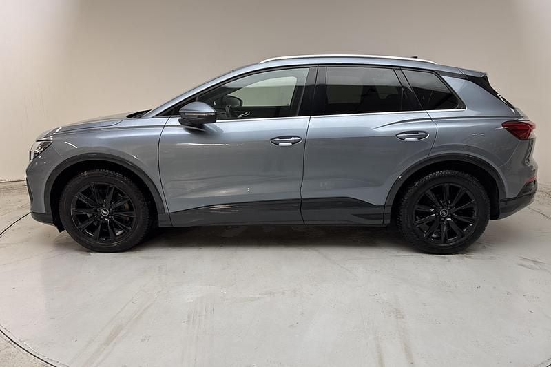 Begagnad Audi Q4 e-tron Comfort 219 kW (299 HK) 2022 Blå SUV