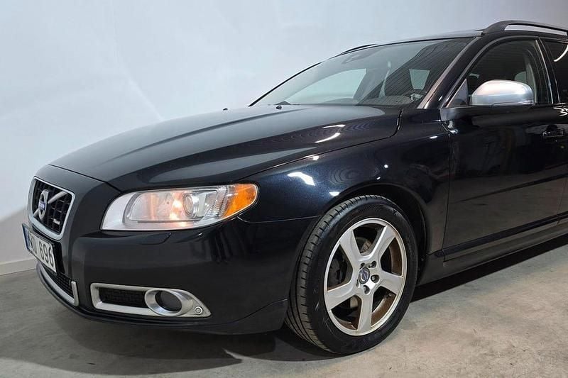 Begagnad Volvo V70 R-Design 136 HK (100 kW) 2013 Svart Kombi