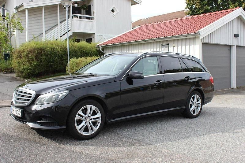 Svart Begagnad 2014 Mercedes E220 Avantgarde Kombi | 117 000 kr (Bra pris) - Bild 1/4
