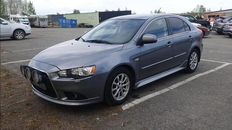Grå Begagnad 2012 Mitsubishi Lancer Sportback Halvkombi | 39 000 kr (Bra pris) - Bild 1/4