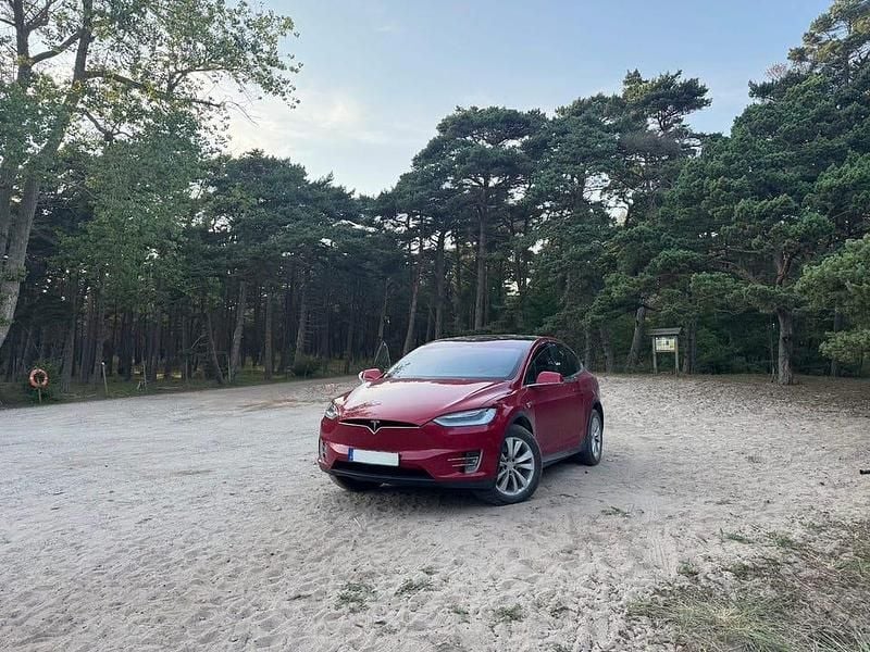 Begagnad 2019 Tesla Model X SUV | 380 000 kr (Bra pris) - Bild 1/2