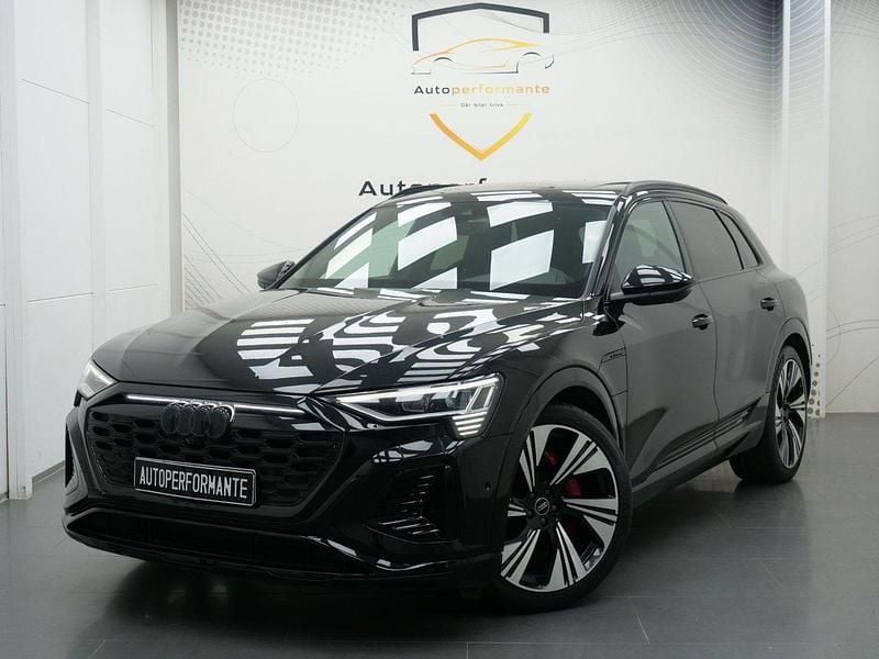 Svart Begagnad 2023 Audi Q8 e-tron S-Line SUV | 639 000 kr (Marknadspris) - Bild 1/4