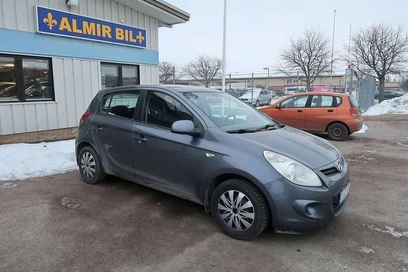 Mörkgrå Begagnad 2009 Hyundai i20 Select Halvkombi | 37 500 kr (Lite dyr) - Bild 1/2