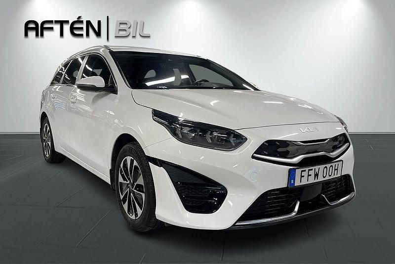 Begagnad Kia Ceed Sportswagon 2023 Vit Kombi