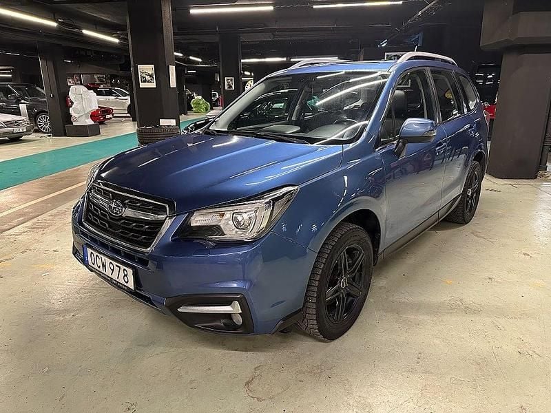 Blå Begagnad 2016 Subaru Forester SUV | 165 000 kr (Marknadspris) - Bild 1/4