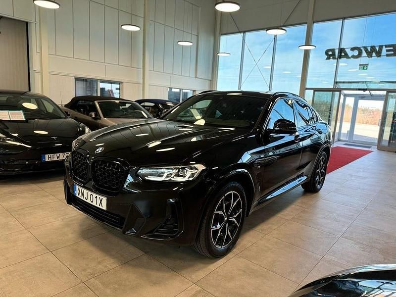 Begagnad BMW X4 M Sport 191 HK (140 kW) 2023 Svart SUV