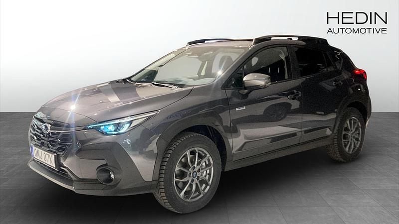 Grå Begagnad 2025 Subaru Crosstrek SUV | 386 800 kr (Marknadspris) - Bild 1/4