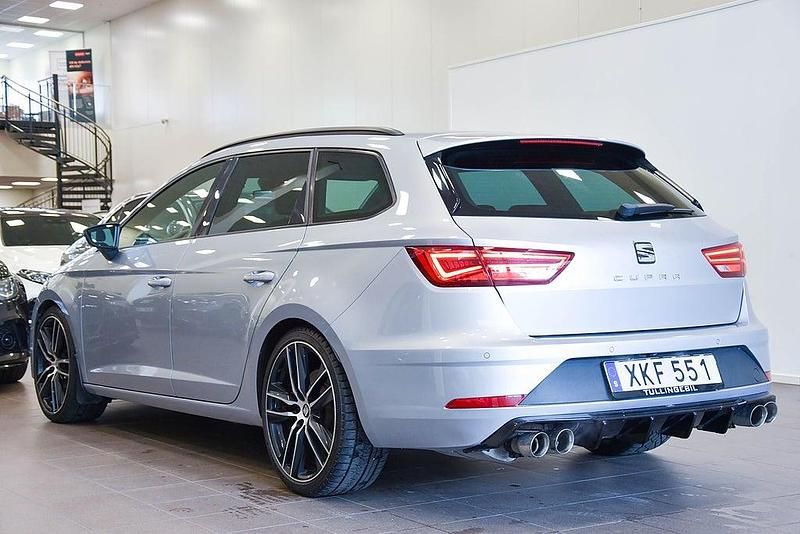 Begagnad Seat Leon ST CUPRA 301 HK (221 kW) 2017 Silver Kombi