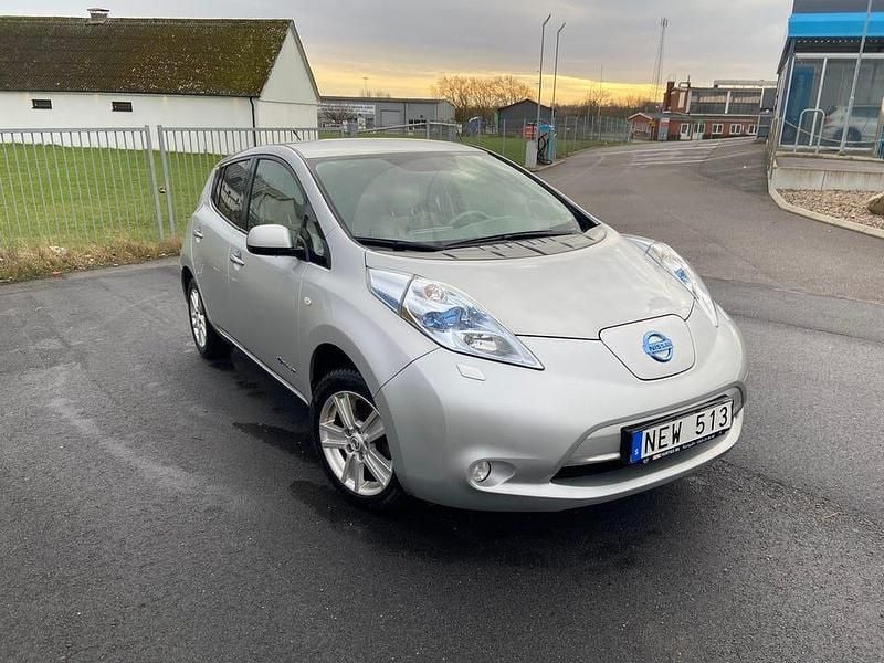 Begagnad 2013 Nissan Leaf Halvkombi | 71 000 kr - Bild 1/4