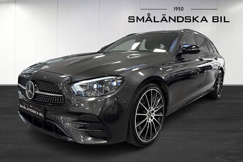 Grå Begagnad 2021 Mercedes E400 AMG line Kombi | 479 000 kr (Marknadspris) - Bild 1/4