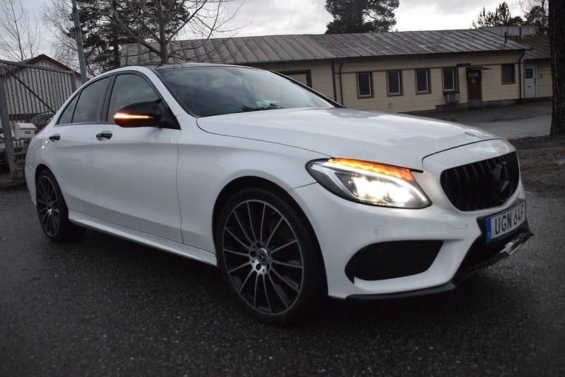 Begagnad Mercedes C300 AMG 245 HK (180 kW) 2015 Vit Sedan