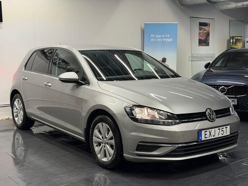 Begagnad VW Golf VII 116 HK (85 kW) 2018 Silver Halvkombi