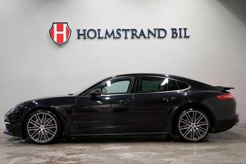 Svart Begagnad 2018 Porsche Panamera 4 Sedan | 619 900 kr - Bild 1/4