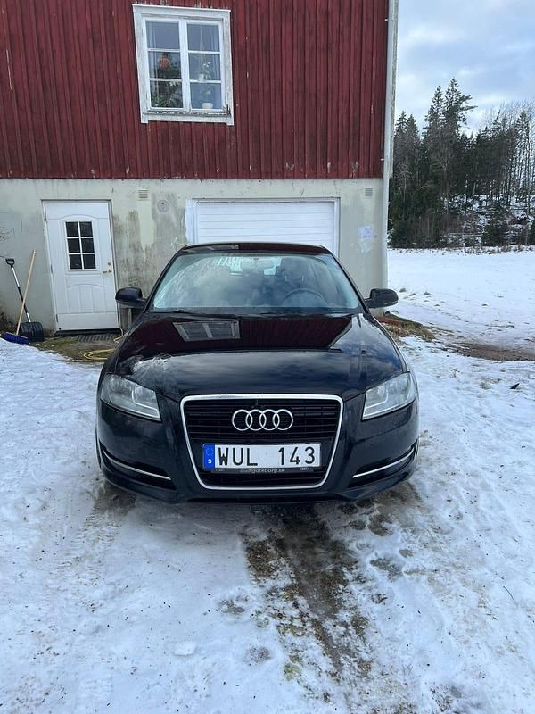 Begagnad 2011 Audi A3 Halvkombi | 37 000 kr (Marknadspris) - Bild 1/4