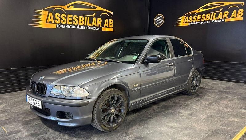 Grå Begagnad 2001 BMW 330 Sedan | 59 900 kr - Bild 1/1