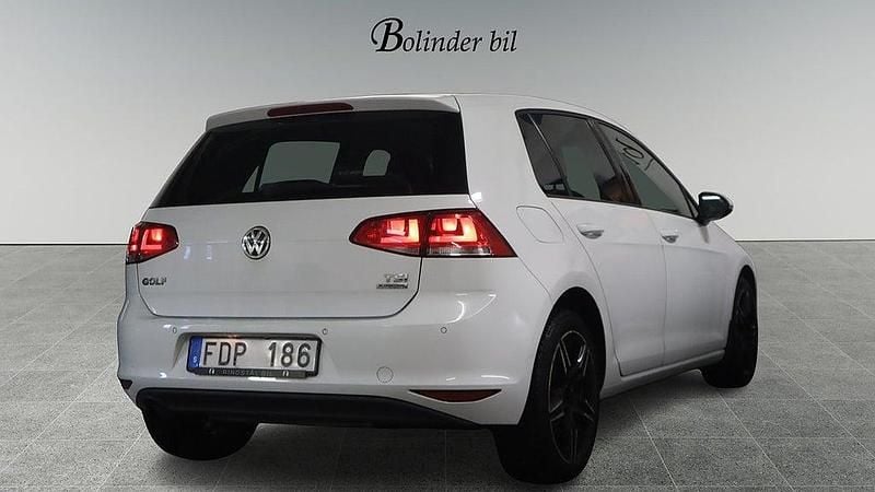 Begagnad VW Golf VII 105 HK (77 kW) 2013 Vit Halvkombi