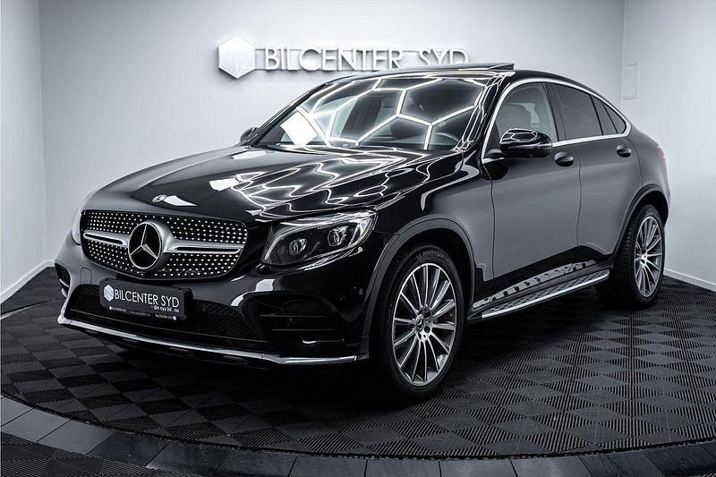 Svart Begagnad 2019 Mercedes GLC220 AMG line SUV | 399 900 kr (Dyr) - Bild 1/4