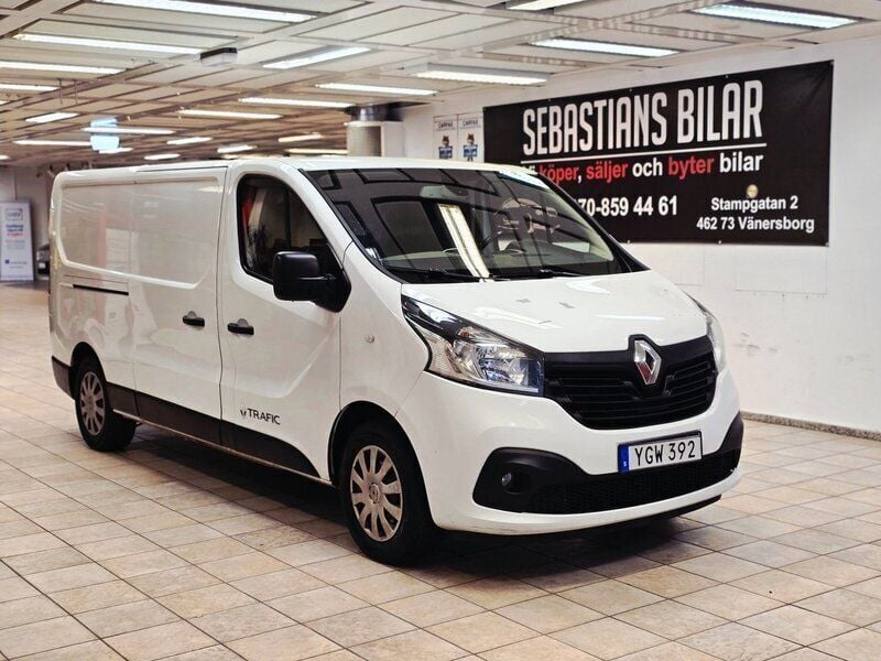 Vit Begagnad 2017 Renault Trafic Van | 109 900 kr (Marknadspris) - Bild 1/4