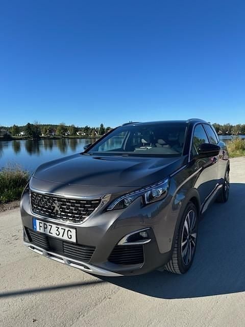 Grå Begagnad 2021 Peugeot 3008 GT SUV | 240 000 kr (Superpris) - Bild 1/4
