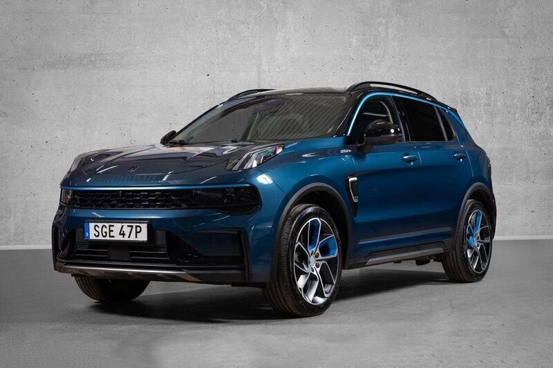 Blå Begagnad 2022 Lynk & Co 01 SUV | 299 900 kr (Marknadspris) - Bild 1/4