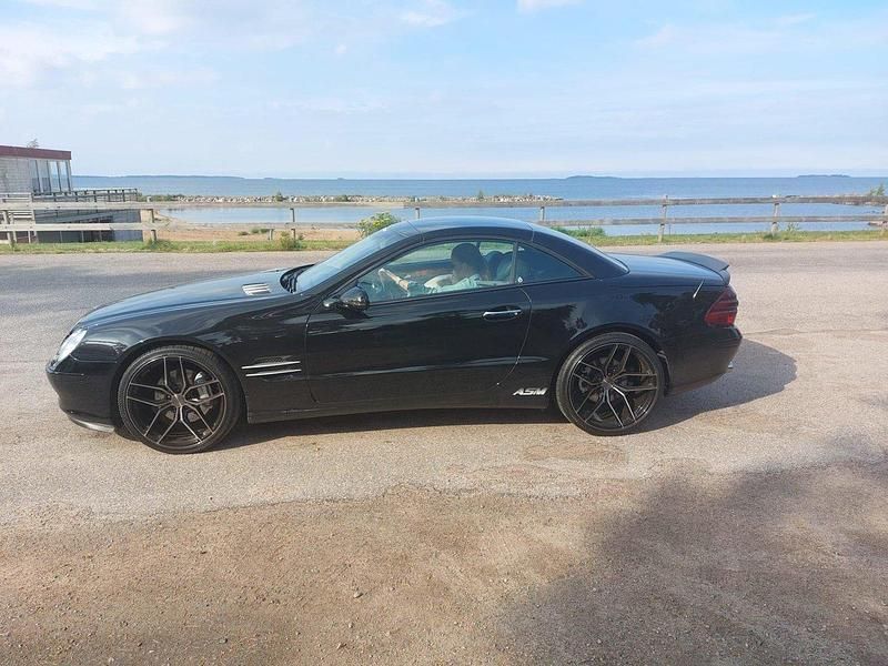 Svart Begagnad 2002 Mercedes SL500 Cab | 180 000 kr (Marknadspris) - Bild 1/4
