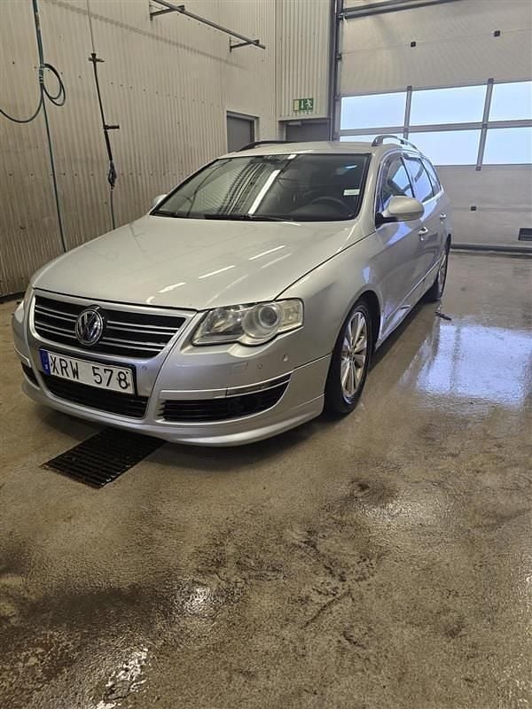 Silver Begagnad 2006 VW Passat Comfortline Kombi | 8 000 kr (Marknadspris) - Bild 1/4