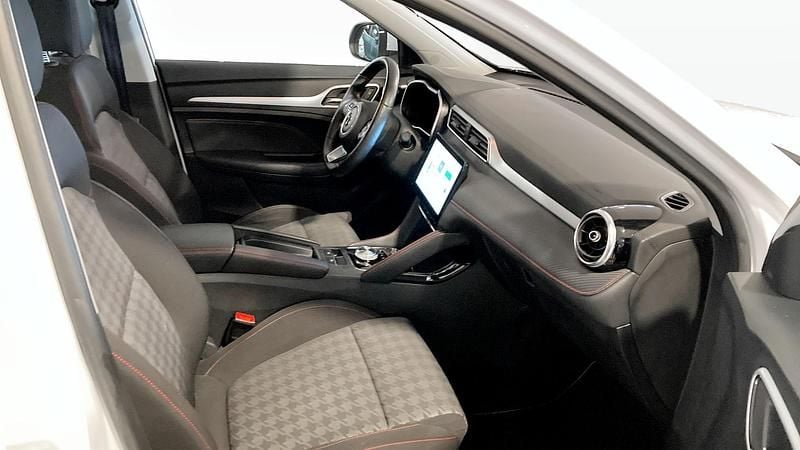 Begagnad MG ZS Comfort 114 kW (156 HK) 2022 Vit SUV