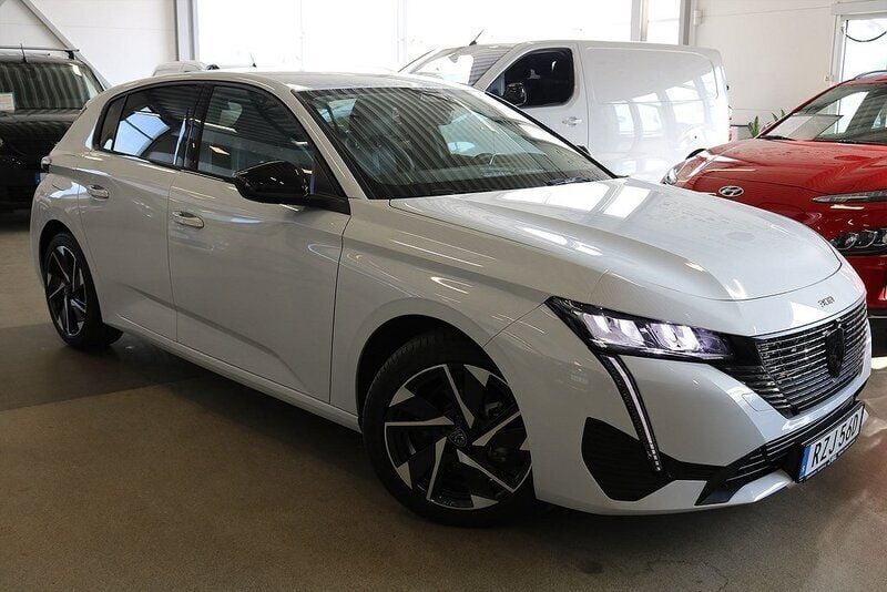 Vit okenite Begagnad 2023 Peugeot 308 Allure Halvkombi | 289 900 kr (Lite dyr) - Bild 1/3