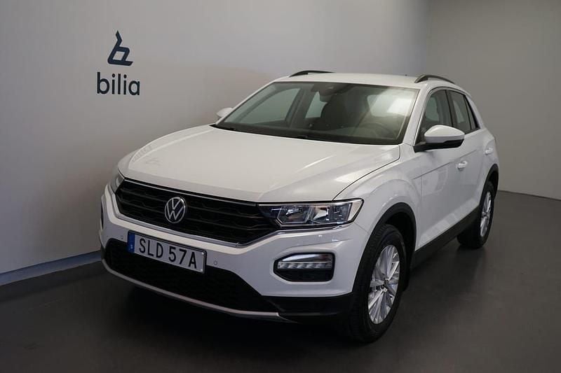 Vit Begagnad 2021 VW T-Roc SUV | 209 500 kr (Marknadspris) - Bild 1/4