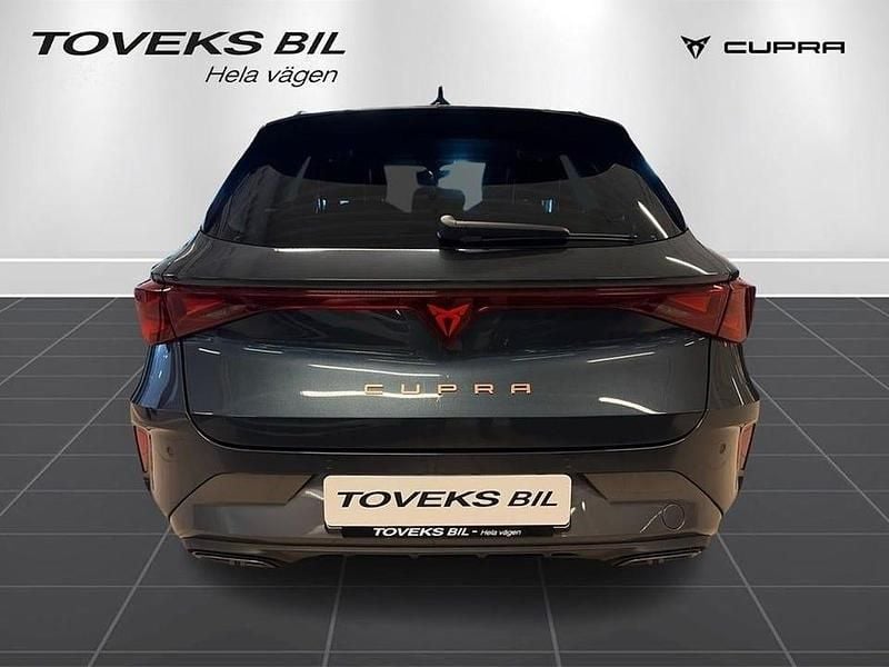 Ny Cupra Leon 150 HK (110 kW) 2025 Magnetic tech metallic