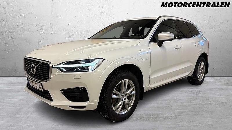 Vit Begagnad 2018 Volvo XC60 R-Design SUV | 329 900 kr (Marknadspris) - Bild 1/4