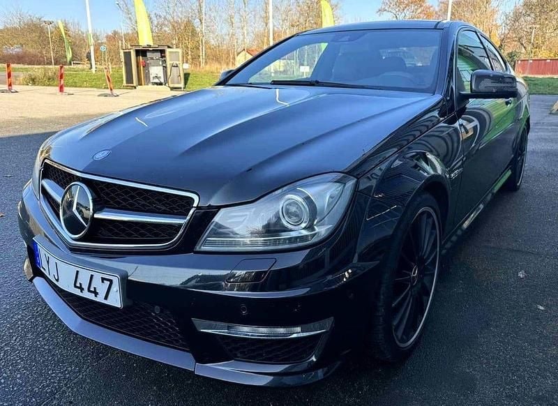 Begagnad Mercedes C63 AMG AMG 457 HK (336 kW) 2012 Svart Sportkupé
