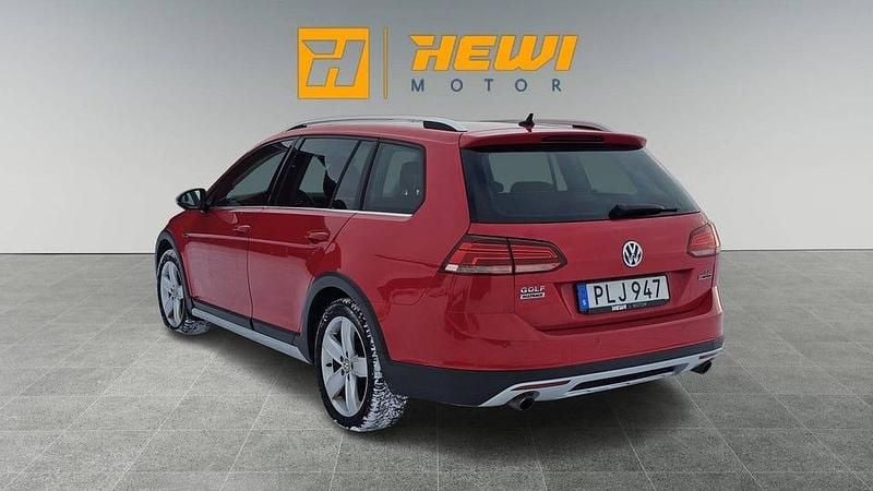 Begagnad VW Golf Alltrack S 182 HK (133 kW) 2017 Röd Kombi