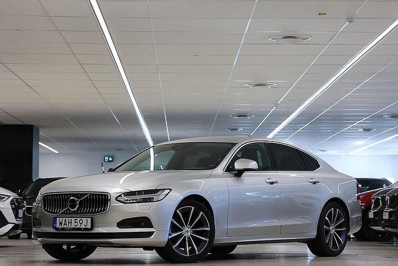 Begagnad Volvo S90 Momentum 197 HK (144 kW) 2021 Silver Sedan