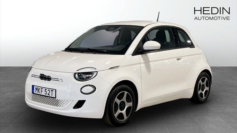 Vit (white) Begagnad 2021 Fiat 500e Passion Halvkombi | 159 900 kr (Bra pris) - Bild 1/4