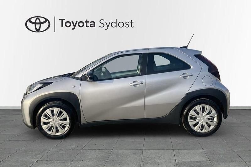Begagnad Toyota Aygo X Play 72 HK (52 kW) 2023 Silver SUV