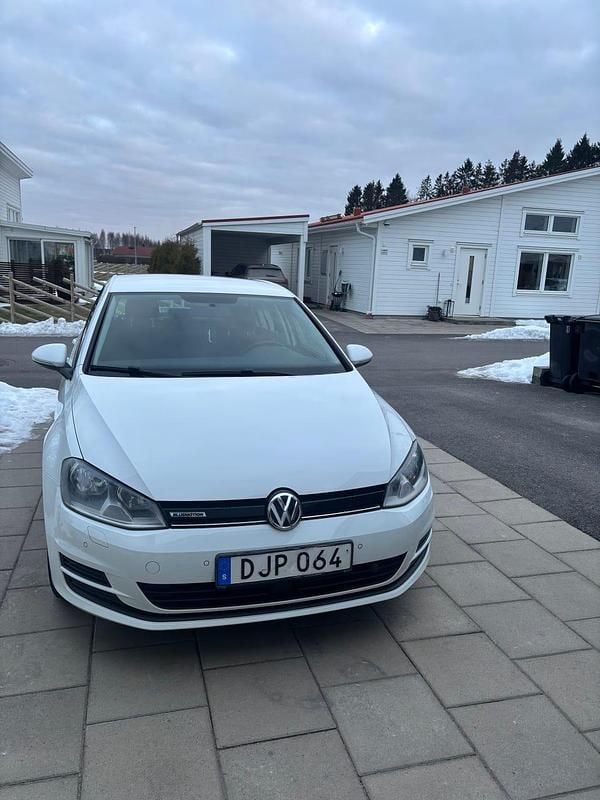 Begagnad 2015 VW Golf VII | 87 500 kr (Superpris) - Bild 1/4
