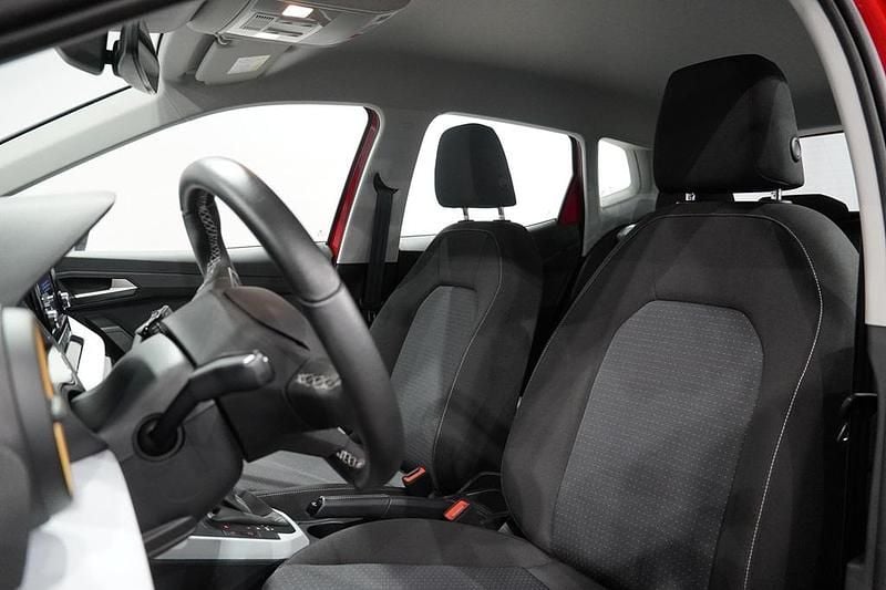 Begagnad Seat Arona Style 112 HK (82 kW) 2023 Röd SUV