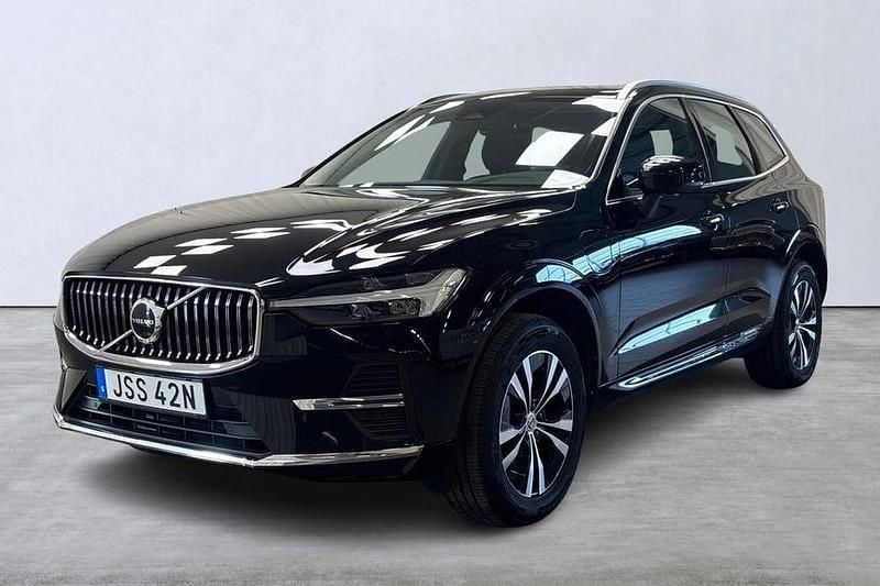 Begagnad Volvo XC60 Core 355 HK (261 kW) 2022 Svart SUV