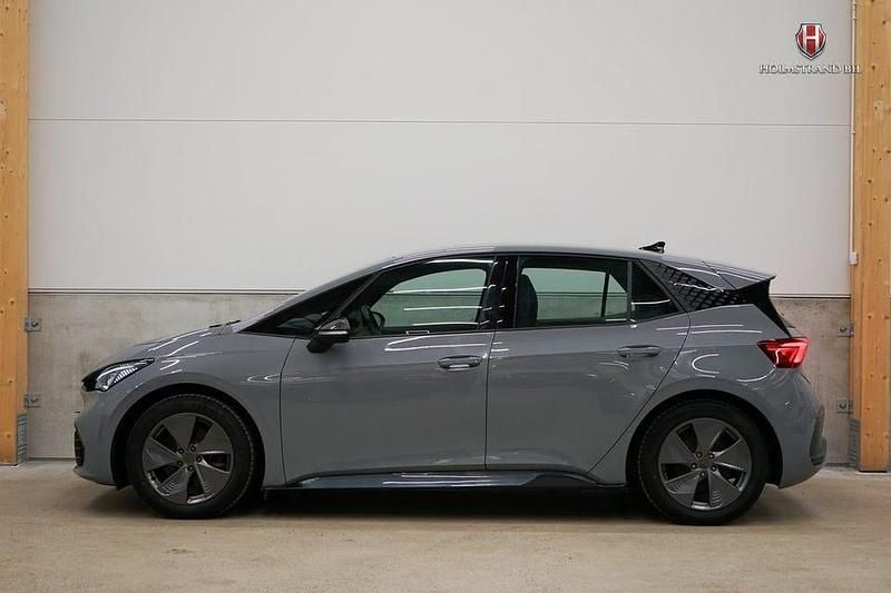 Begagnad Cupra Born 150 kW (204 HK) 2023 Grå Halvkombi