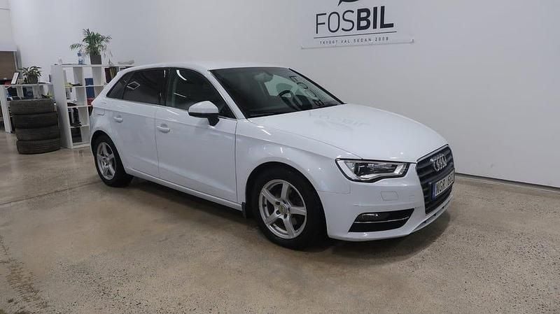 Vit Begagnad 2013 Audi A3 Halvkombi | 109 900 kr (Superpris) - Bild 1/3