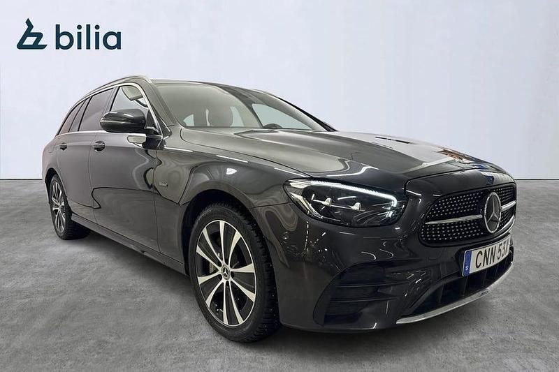 Begagnad Mercedes E300 AMG 310 HK (228 kW) 2021 Grå