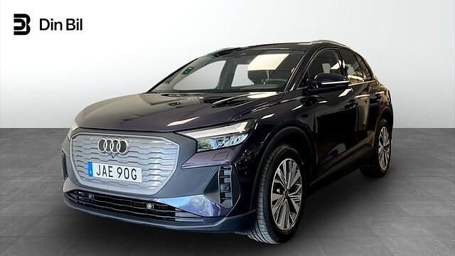 Lila (auroraviolett metallic) Begagnad 2023 Audi Q4 e-tron Proline SUV | 389 000 kr (Bra pris) - Bild 1/4