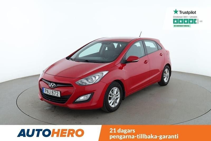 Röd Begagnad 2014 Hyundai i30 Halvkombi | 79 000 kr (Marknadspris) - Bild 1/4