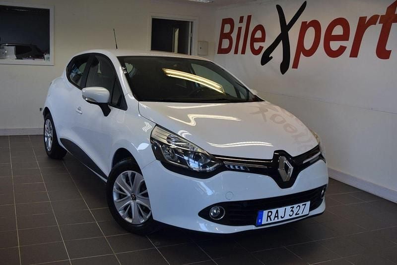 Vit Begagnad 2016 Renault Clio IV Expression Halvkombi | 79 900 kr (Marknadspris) - Bild 1/4