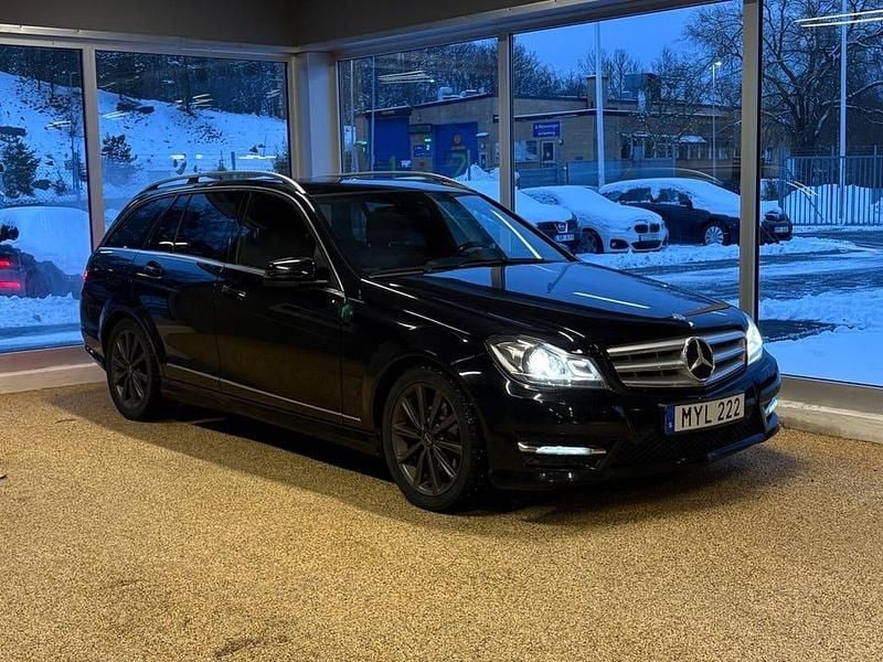 Svart Begagnad 2012 Mercedes C220 Avantgarde Kombi | 104 900 kr (Marknadspris) - Bild 1/4